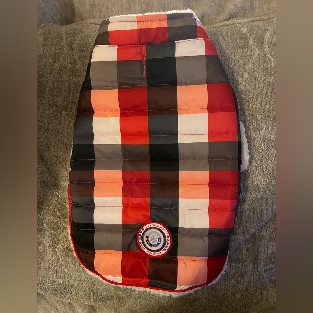 Size M LuvGear dog coat NWT